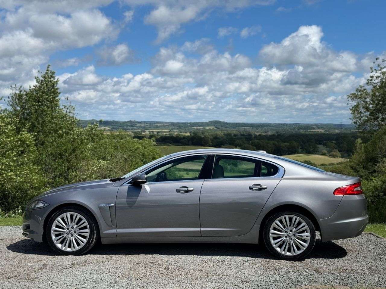 2011 JAGUAR XF 2011 JAGUAR XF