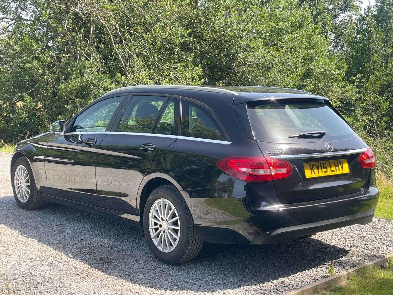 A 2015 MERCEDES-BENZ C CLASS 2.0 C200 SE Estate 5dr Petrol 7G-Tronic+ Euro 6 (s/s) (184 ps) A 2015 MERCEDES-BENZ C CLASS 2.0 C200 SE Estate 5dr Petrol 7G-Tronic+ Euro 6 (s/s) (184 ps)