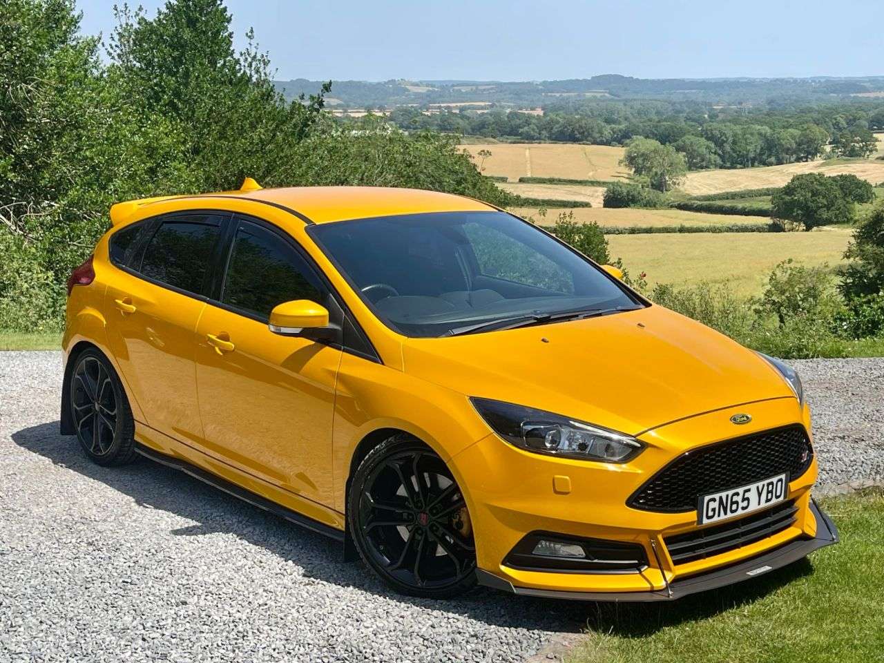 A 2015 FORD FOCUS 2.0T EcoBoost ST-3 Hatchback 5dr Petrol Manual Euro 6 (s/s) (250 ps) A 2015 FORD FOCUS 2.0T EcoBoost ST-3 Hatchback 5dr Petrol Manual Euro 6 (s/s) (250 ps)