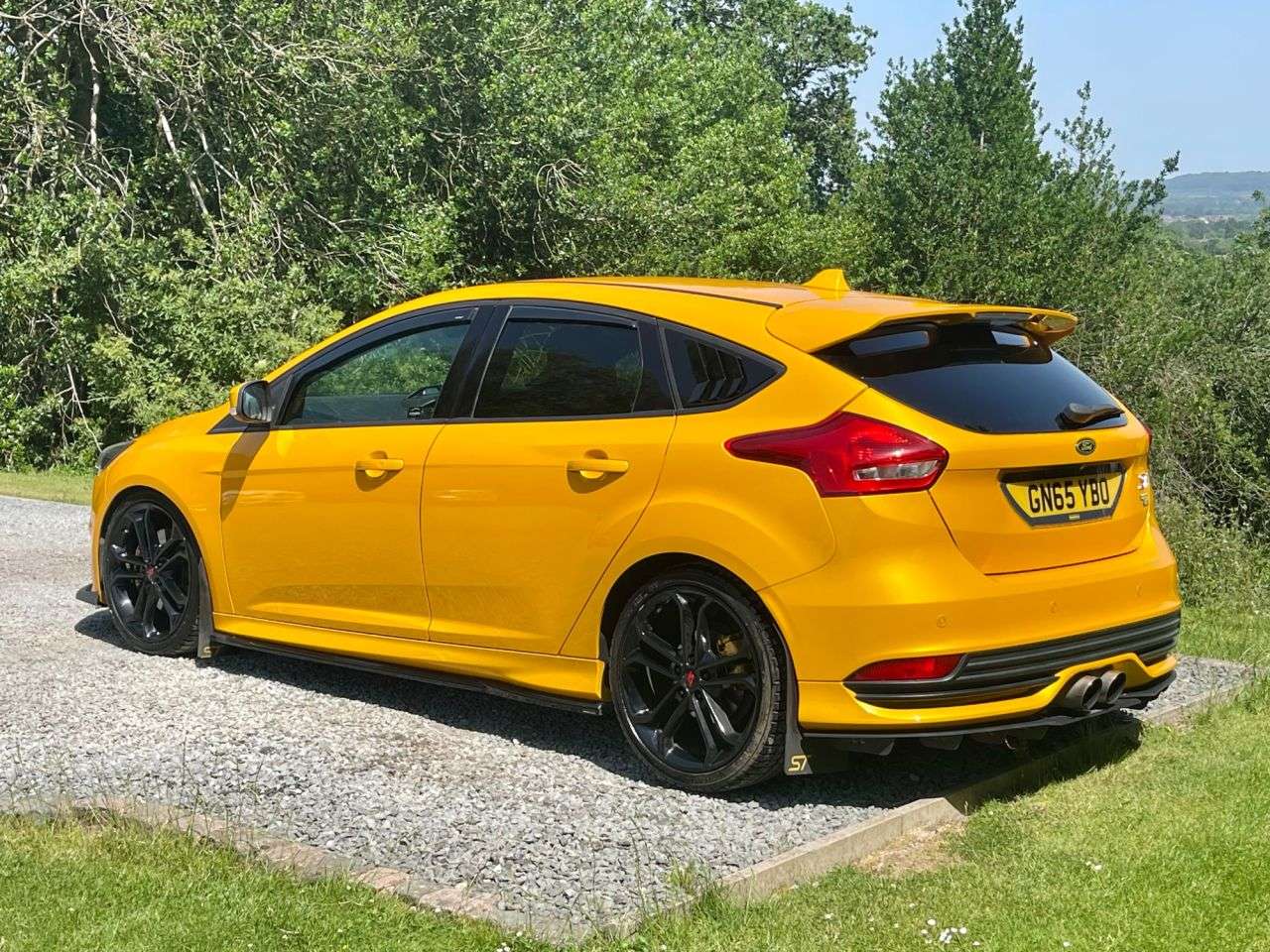 A 2015 FORD FOCUS 2.0T EcoBoost ST-3 Hatchback 5dr Petrol Manual Euro 6 (s/s) (250 ps) A 2015 FORD FOCUS 2.0T EcoBoost ST-3 Hatchback 5dr Petrol Manual Euro 6 (s/s) (250 ps)
