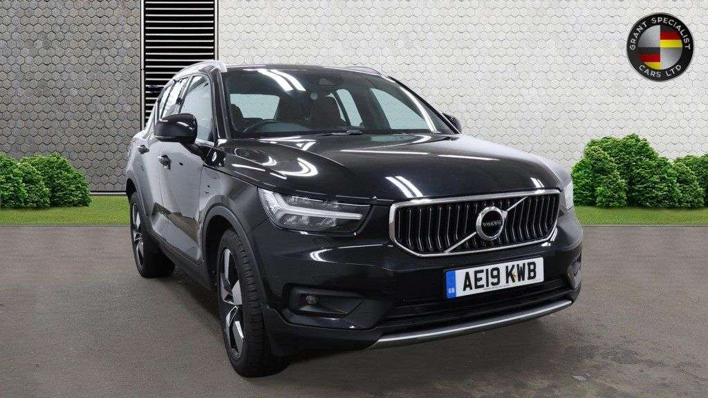 A 2019 VOLVO XC40 2.0 D4 Inscription Pro SUV 5dr Diesel Auto AWD Euro 6 (s/s) (190 ps) A 2019 VOLVO XC40 2.0 D4 Inscription Pro SUV 5dr Diesel Auto AWD Euro 6 (s/s) (190 ps)