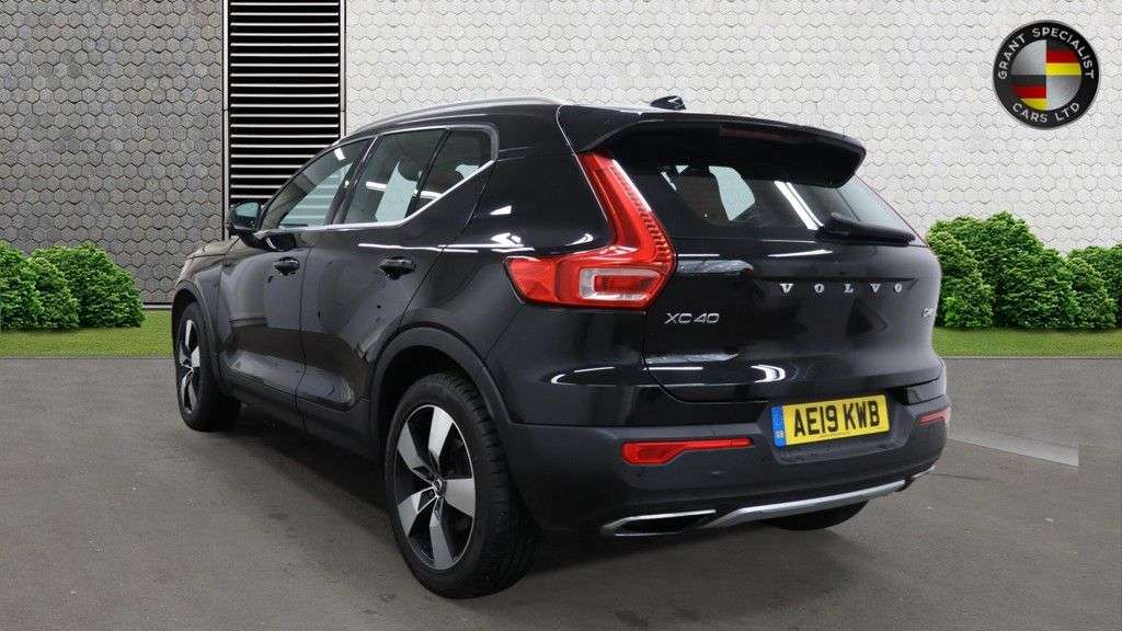 A 2019 VOLVO XC40 2.0 D4 Inscription Pro SUV 5dr Diesel Auto AWD Euro 6 (s/s) (190 ps) A 2019 VOLVO XC40 2.0 D4 Inscription Pro SUV 5dr Diesel Auto AWD Euro 6 (s/s) (190 ps)
