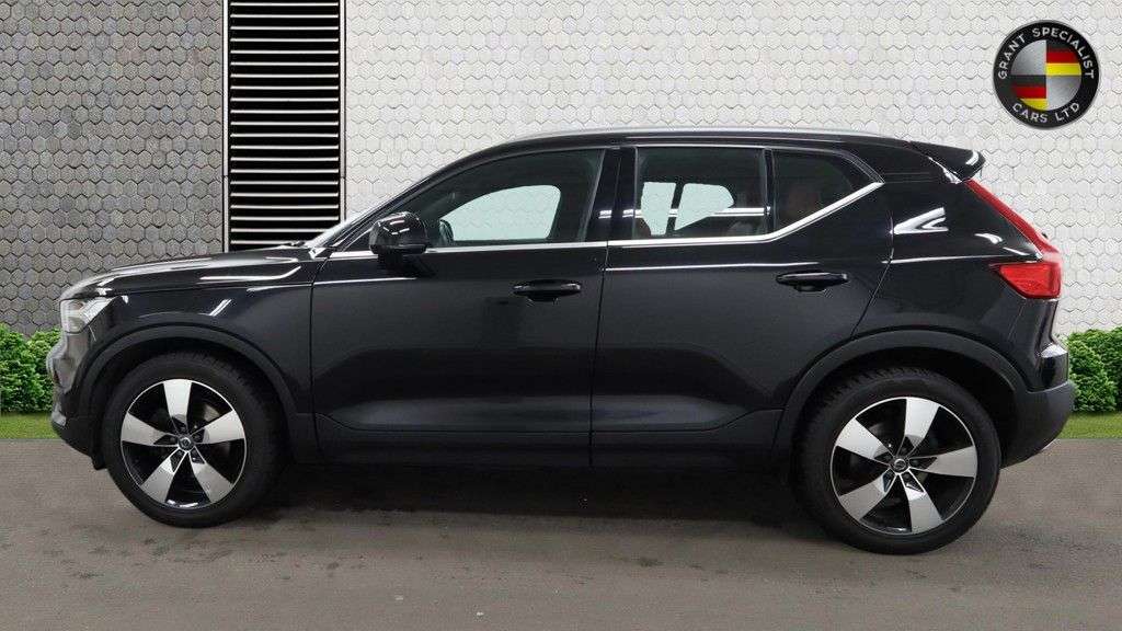 2019 VOLVO XC40 2019 VOLVO XC40