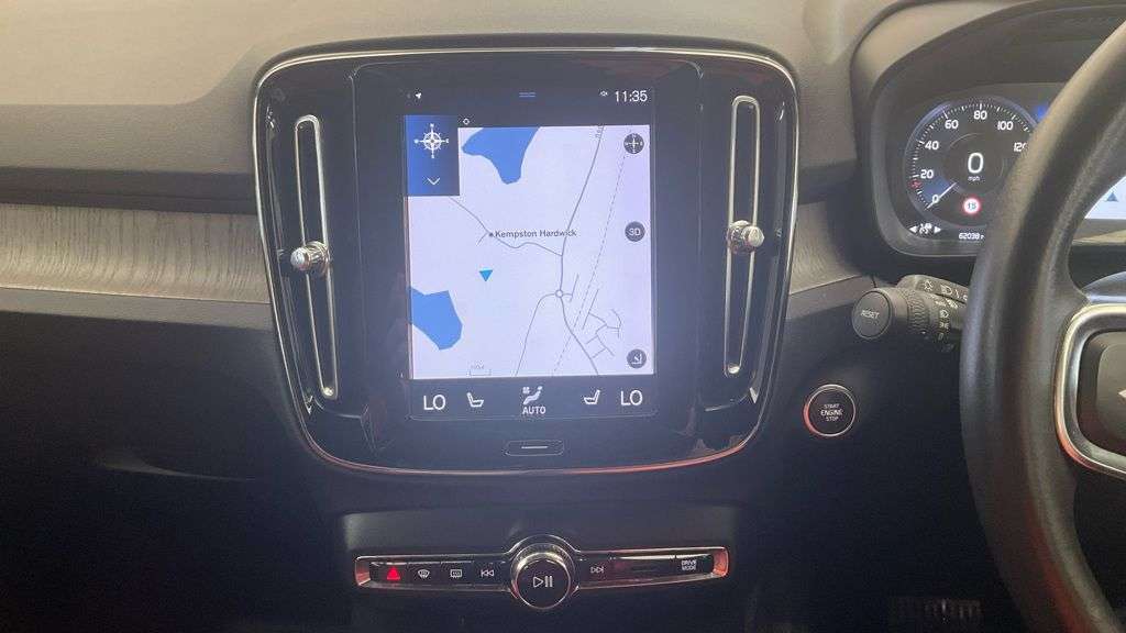 2019 VOLVO XC40 2019 VOLVO XC40