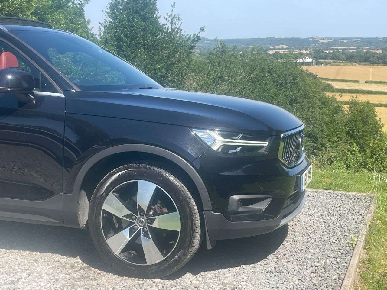 2019 VOLVO XC40 2019 VOLVO XC40