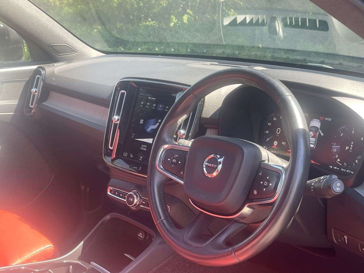 2019 VOLVO XC40 2019 VOLVO XC40