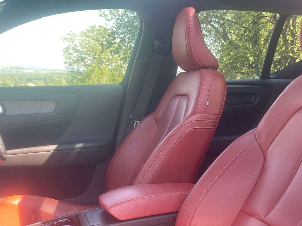 2019 VOLVO XC40 2019 VOLVO XC40