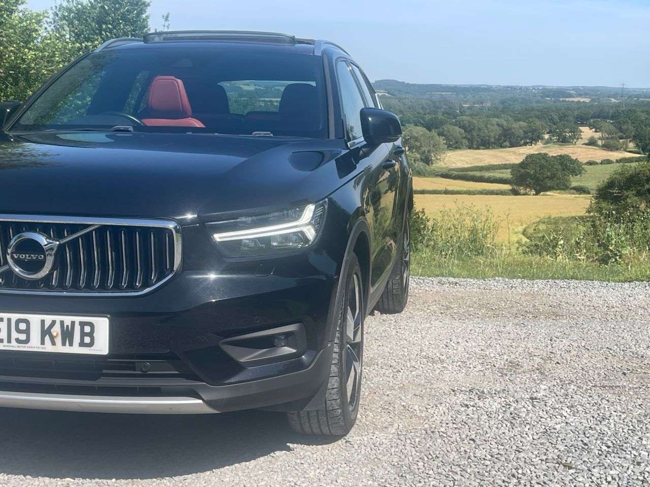 2019 VOLVO XC40 2019 VOLVO XC40
