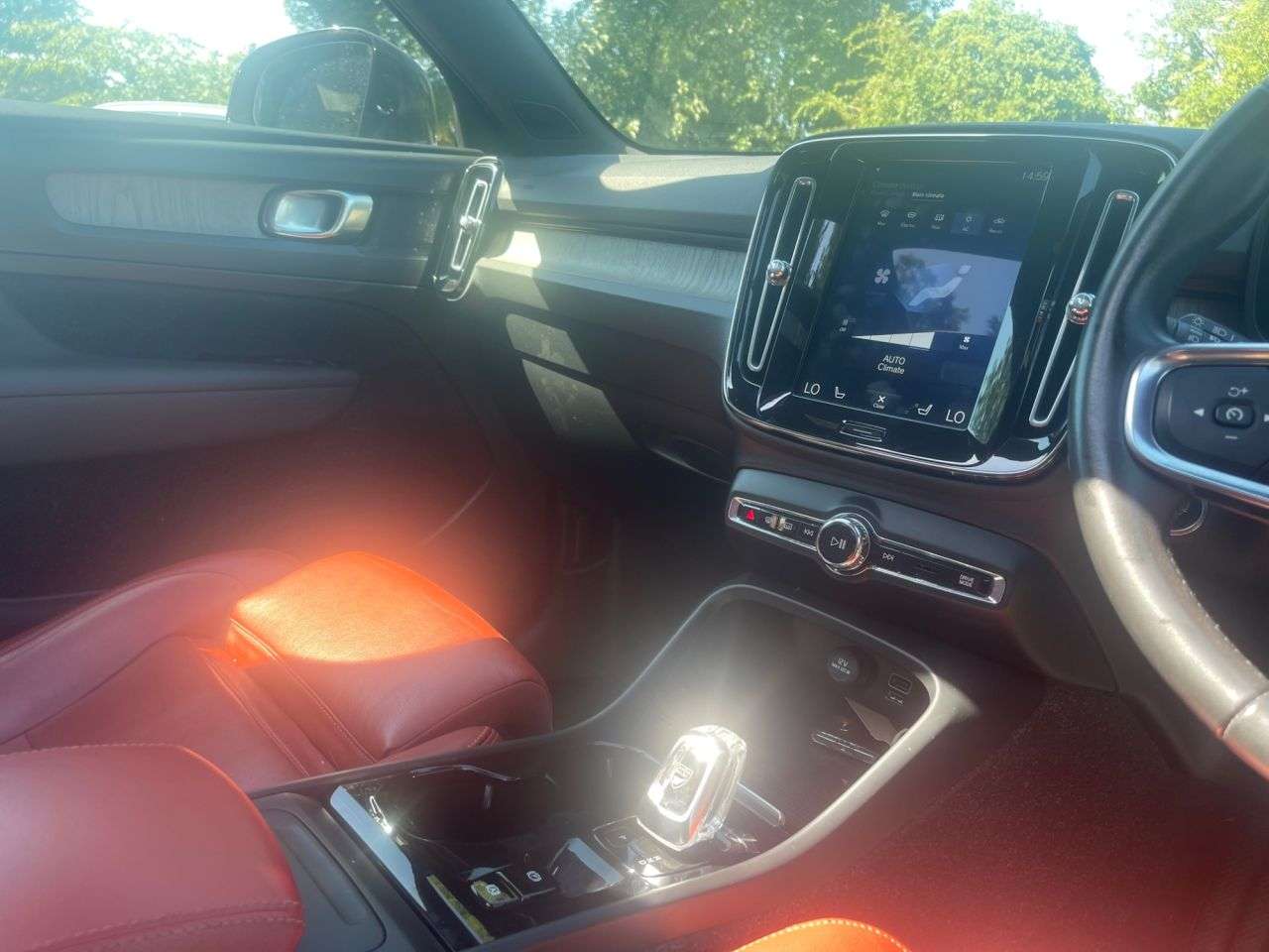 2019 VOLVO XC40 2019 VOLVO XC40