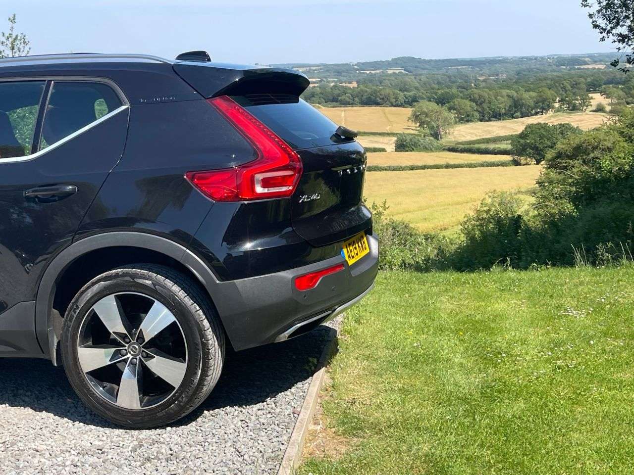 2019 VOLVO XC40 2019 VOLVO XC40