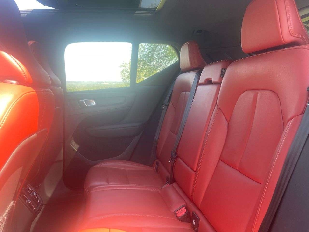 2019 VOLVO XC40 2019 VOLVO XC40