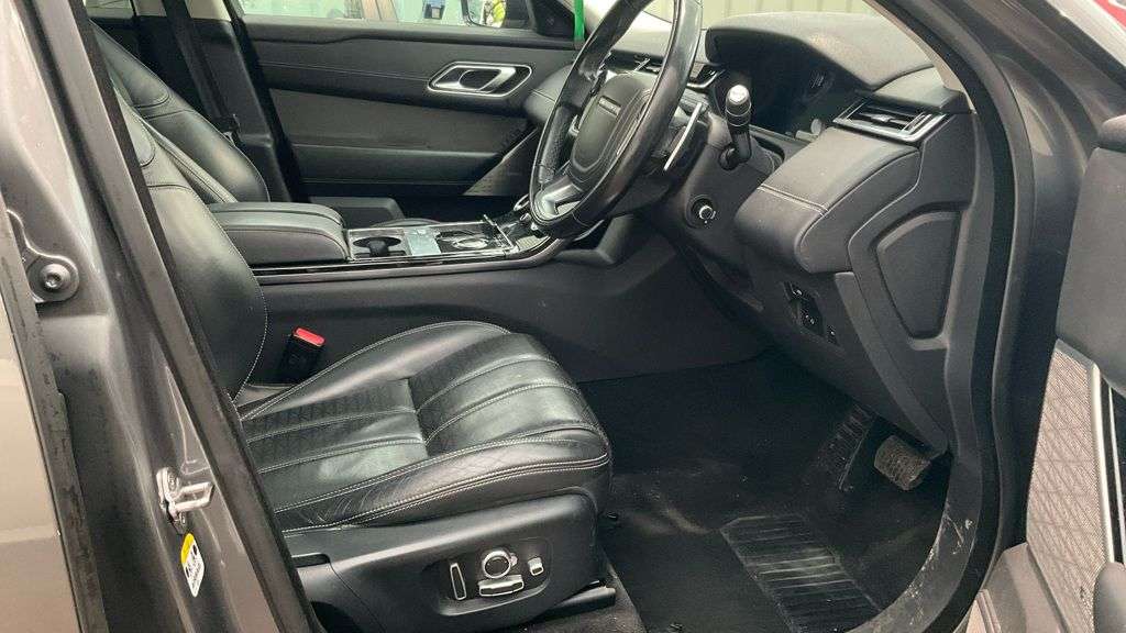 A 2018 LAND ROVER RANGE ROVER VELAR HSE A 2018 LAND ROVER RANGE ROVER VELAR HSE