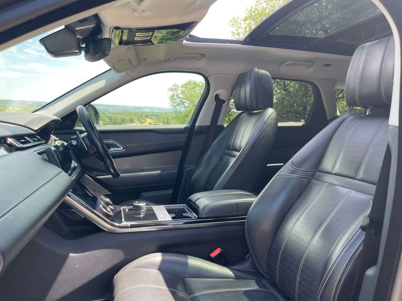 A 2018 LAND ROVER RANGE ROVER VELAR HSE A 2018 LAND ROVER RANGE ROVER VELAR HSE