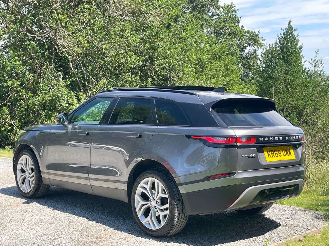 A 2018 LAND ROVER RANGE ROVER VELAR HSE A 2018 LAND ROVER RANGE ROVER VELAR HSE
