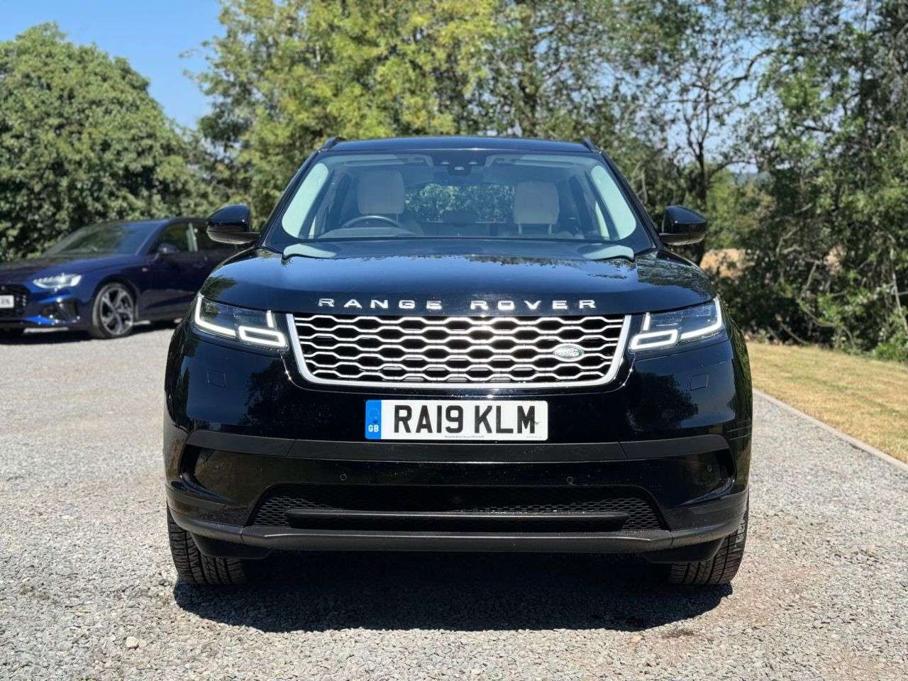A 2019 LAND ROVER RANGE ROVER VELAR 2.0 D180 SE SUV 5dr Diesel Auto 4WD Euro 6 (s/s) (180 ps) A 2019 LAND ROVER RANGE ROVER VELAR 2.0 D180 SE SUV 5dr Diesel Auto 4WD Euro 6 (s/s) (180 ps)