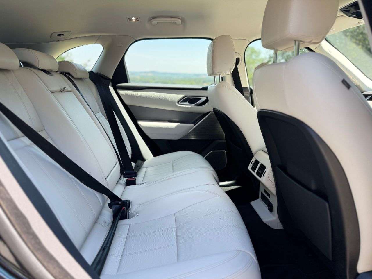 2019 LAND ROVER RANGE ROVER VELAR 2019 LAND ROVER RANGE ROVER VELAR