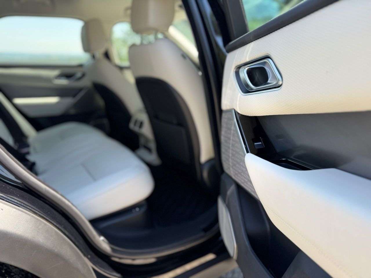 2019 LAND ROVER RANGE ROVER VELAR 2019 LAND ROVER RANGE ROVER VELAR