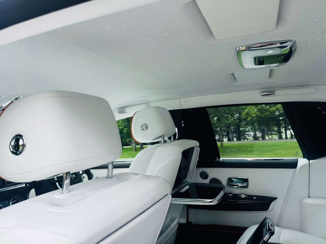 A 2020 ROLLS-ROYCE PHANTOM 6.7 V12 Saloon 4dr Petrol Auto Euro 6 (570 ps) A 2020 ROLLS-ROYCE PHANTOM 6.7 V12 Saloon 4dr Petrol Auto Euro 6 (570 ps)