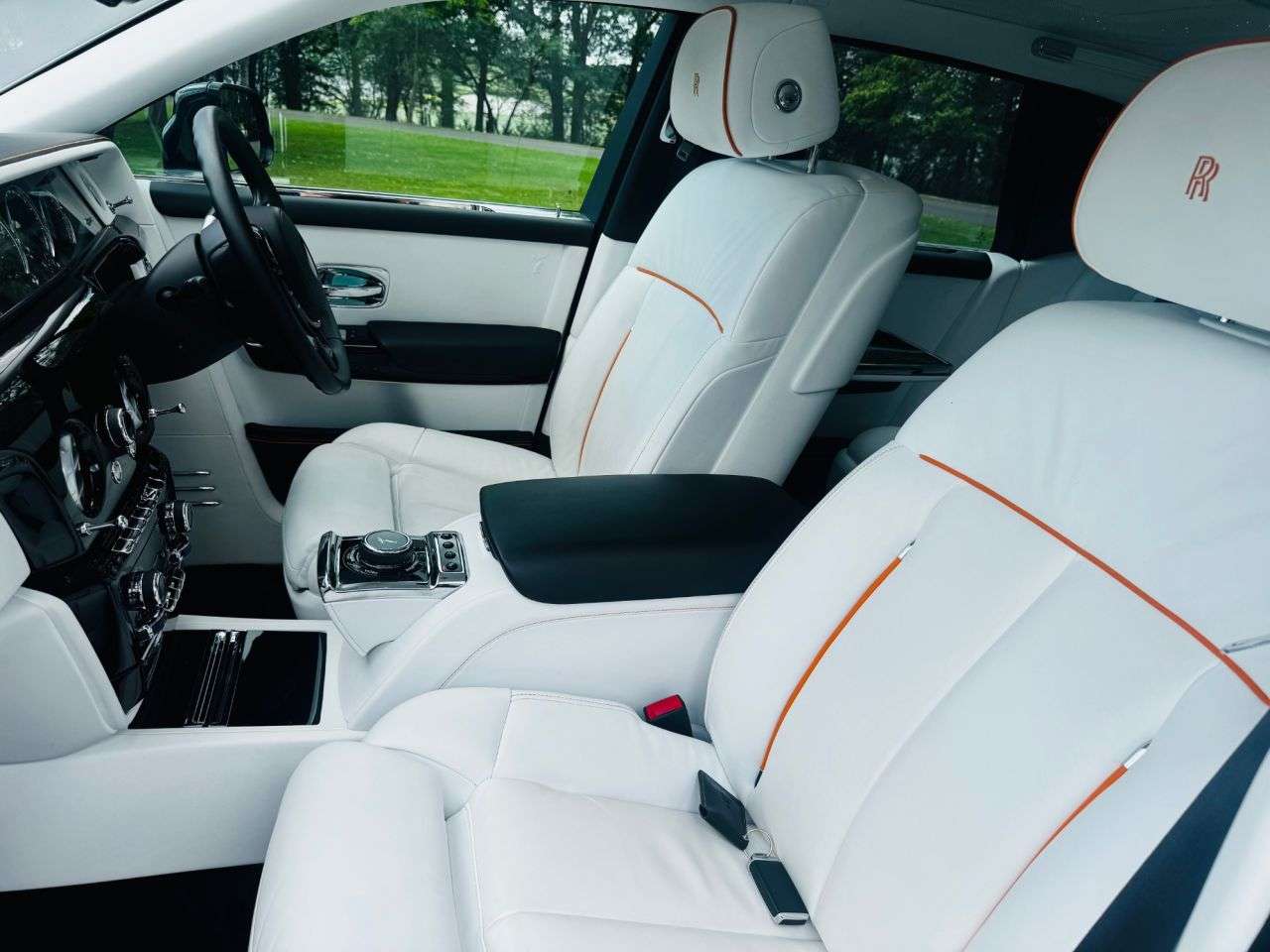 A 2020 ROLLS-ROYCE PHANTOM 6.7 V12 Saloon 4dr Petrol Auto Euro 6 (570 ps) A 2020 ROLLS-ROYCE PHANTOM 6.7 V12 Saloon 4dr Petrol Auto Euro 6 (570 ps)