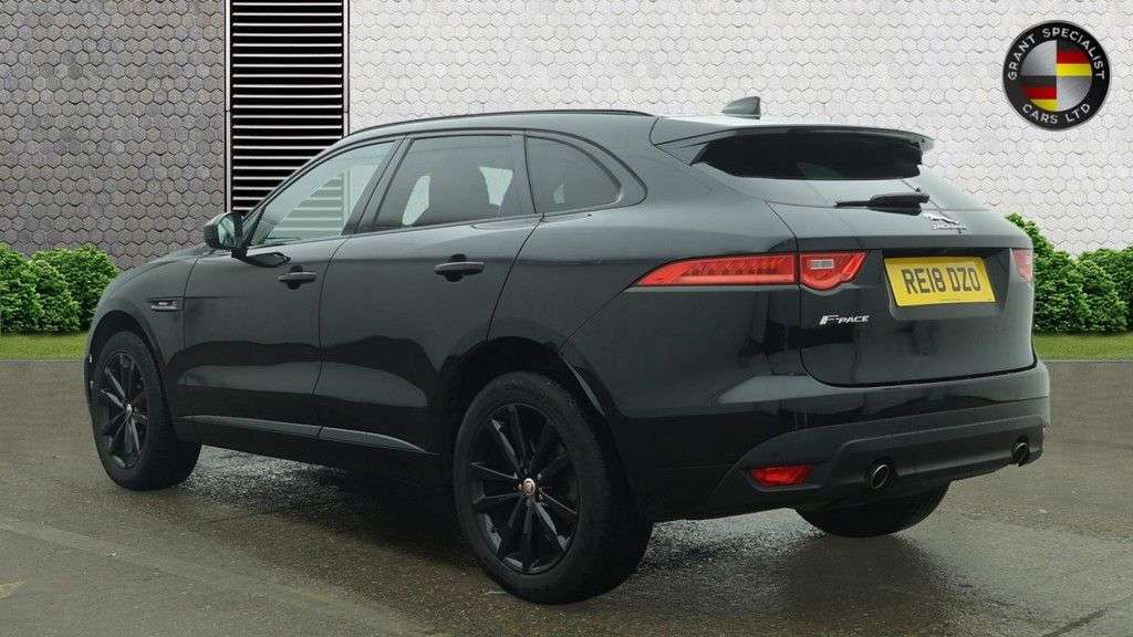 A 2018 JAGUAR F-PACE 2.0 P250i R-Sport SUV 5dr Petrol Auto AWD Euro 6 (s/s) (250 ps) A 2018 JAGUAR F-PACE 2.0 P250i R-Sport SUV 5dr Petrol Auto AWD Euro 6 (s/s) (250 ps)