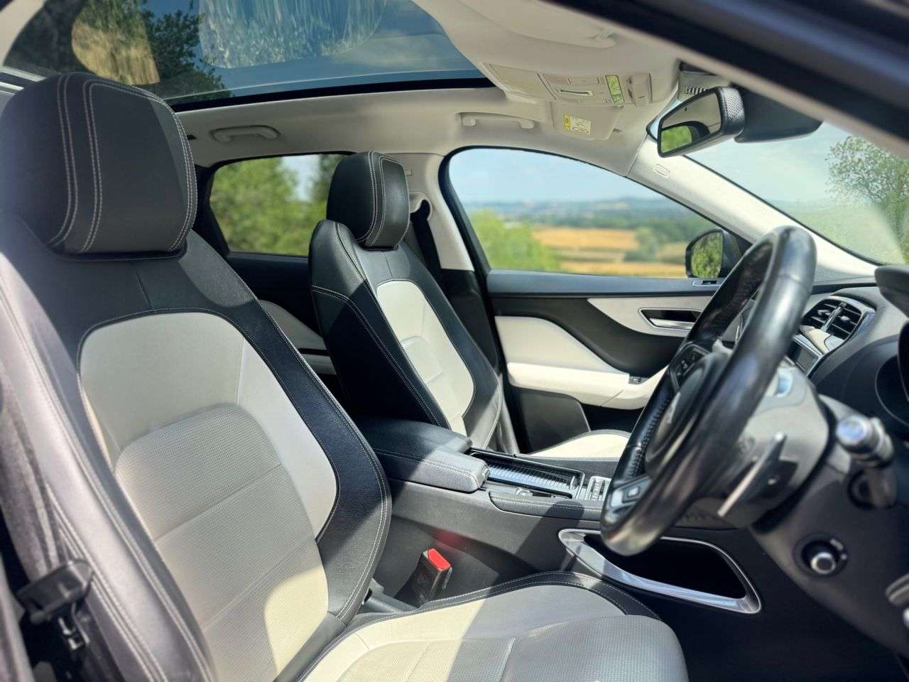 A 2018 JAGUAR F-PACE 2.0 P250i R-Sport SUV 5dr Petrol Auto AWD Euro 6 (s/s) (250 ps) A 2018 JAGUAR F-PACE 2.0 P250i R-Sport SUV 5dr Petrol Auto AWD Euro 6 (s/s) (250 ps)
