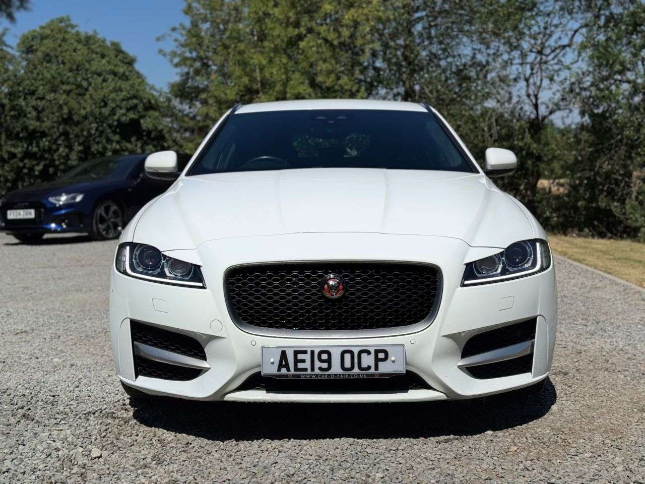 A 2019 JAGUAR XF 2.0d R-Sport Sportbrake 5dr Diesel Auto Euro 6 (s/s) (163 ps) A 2019 JAGUAR XF 2.0d R-Sport Sportbrake 5dr Diesel Auto Euro 6 (s/s) (163 ps)