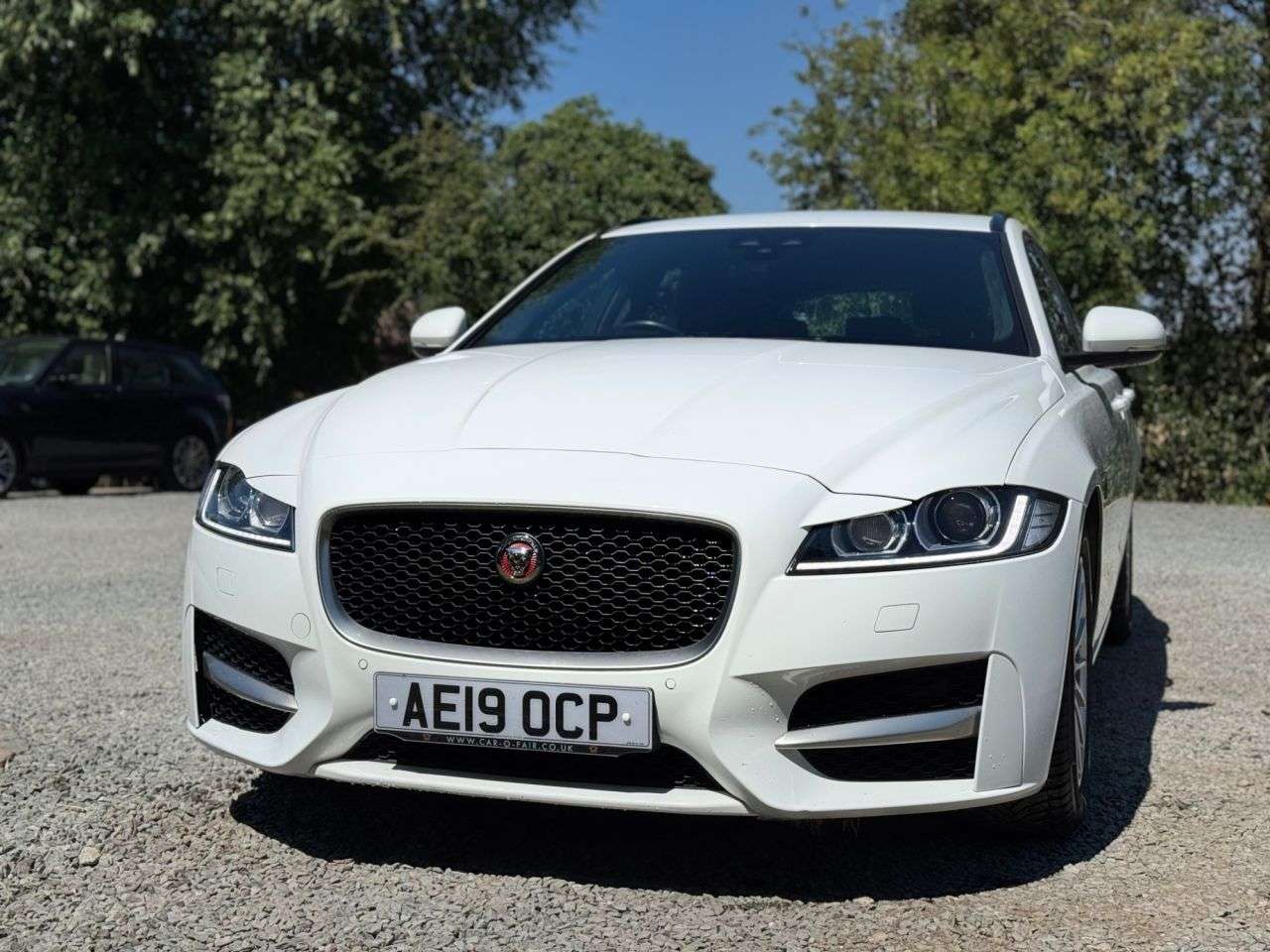 A 2019 JAGUAR XF 2.0d R-Sport Sportbrake 5dr Diesel Auto Euro 6 (s/s) (163 ps) A 2019 JAGUAR XF 2.0d R-Sport Sportbrake 5dr Diesel Auto Euro 6 (s/s) (163 ps)