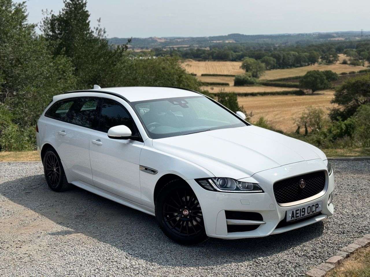 A 2019 JAGUAR XF 2.0d R-Sport Sportbrake 5dr Diesel Auto Euro 6 (s/s) (163 ps) A 2019 JAGUAR XF 2.0d R-Sport Sportbrake 5dr Diesel Auto Euro 6 (s/s) (163 ps)