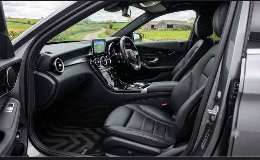 A 2015 MERCEDES-BENZ C CLASS 2.0 C200 AMG Line Saloon 4dr Petrol 7G-Tronic+ Euro 6 (s/s) (184 ps) A 2015 MERCEDES-BENZ C CLASS 2.0 C200 AMG Line Saloon 4dr Petrol 7G-Tronic+ Euro 6 (s/s) (184 ps)