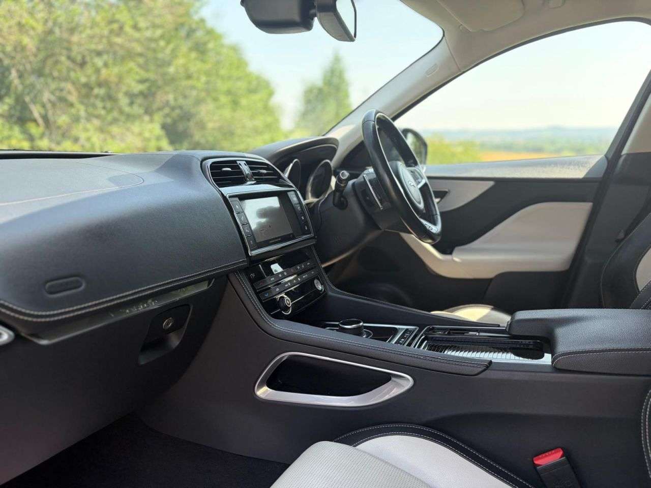2018 JAGUAR F-PACE 2018 JAGUAR F-PACE