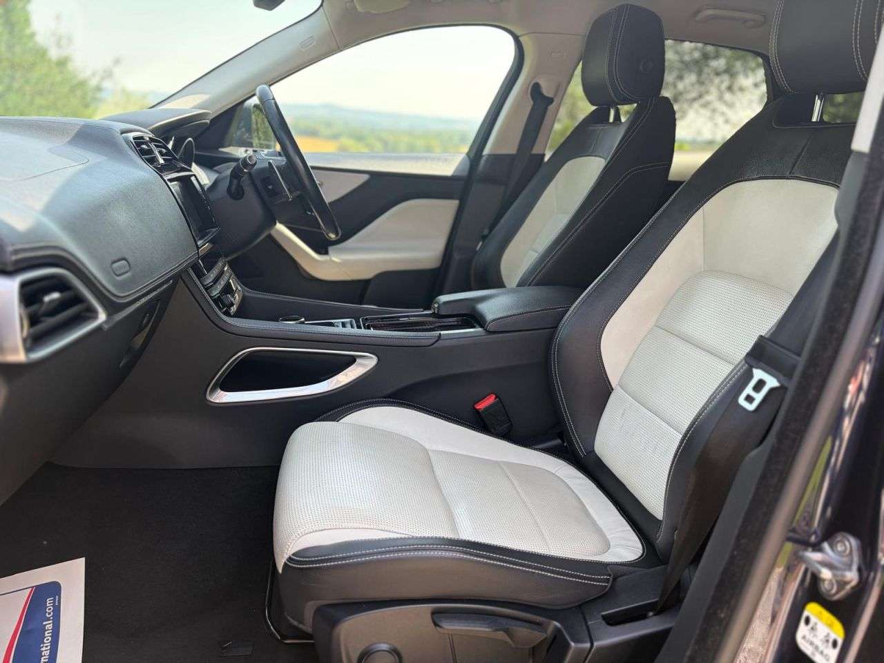 2018 JAGUAR F-PACE 2018 JAGUAR F-PACE