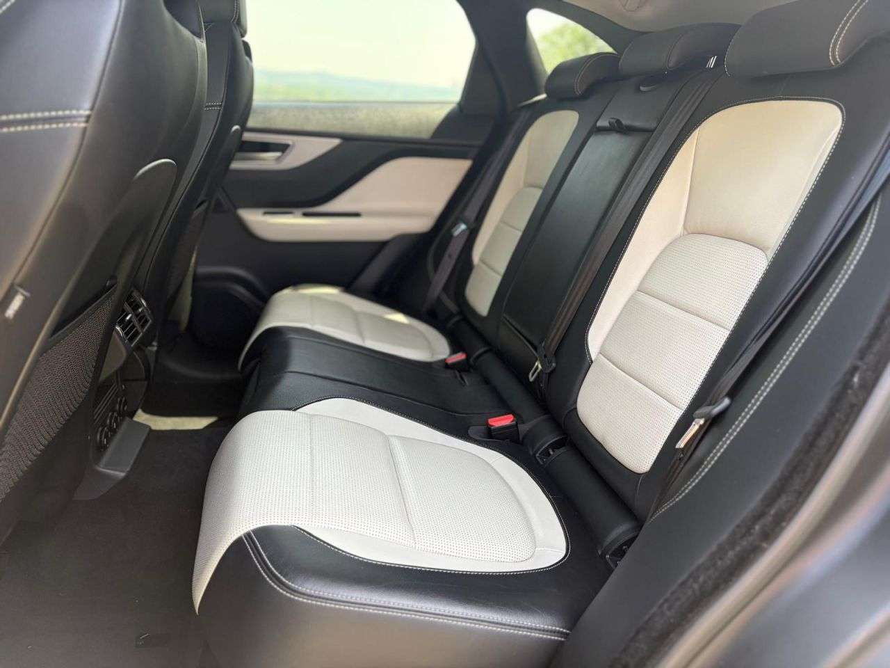 2018 JAGUAR F-PACE 2018 JAGUAR F-PACE