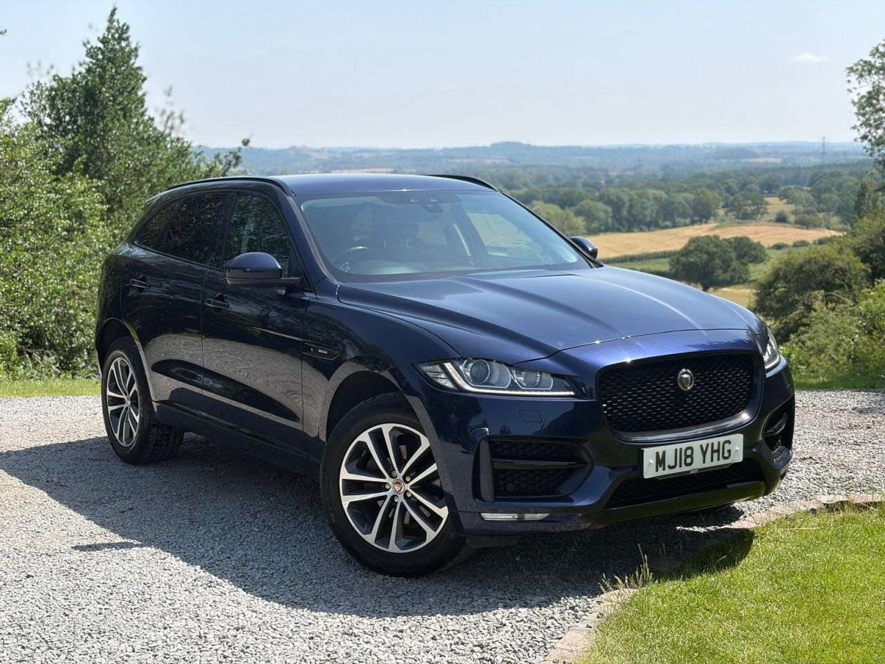 A 2018 JAGUAR F-PACE 2.0 D240 R-Sport SUV 5dr Diesel Auto AWD Euro 6 (s/s) (240 ps) A 2018 JAGUAR F-PACE 2.0 D240 R-Sport SUV 5dr Diesel Auto AWD Euro 6 (s/s) (240 ps)