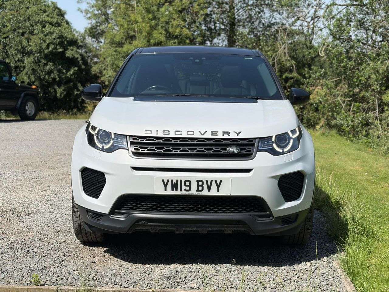 A 2019 LAND ROVER DISCOVERY SPORT 2.0 TD4 Landmark SUV 5dr Diesel Auto 4WD Euro 6 (s/s) (180 ps) A 2019 LAND ROVER DISCOVERY SPORT 2.0 TD4 Landmark SUV 5dr Diesel Auto 4WD Euro 6 (s/s) (180 ps)