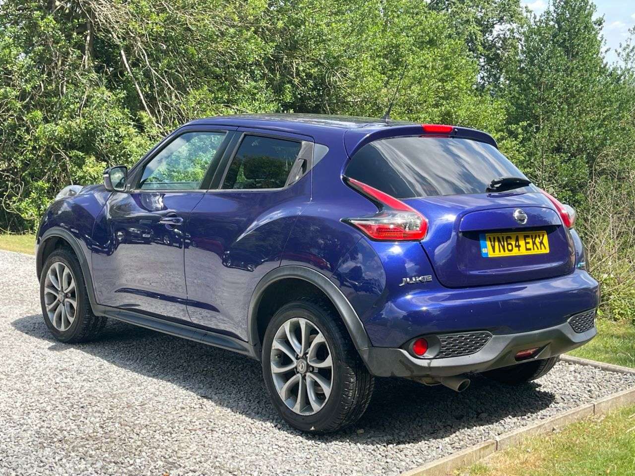 A 2014 NISSAN JUKE 1.5 dCi 8v Tekna SUV 5dr Diesel Manual Euro 5 (s/s) (110 ps) A 2014 NISSAN JUKE 1.5 dCi 8v Tekna SUV 5dr Diesel Manual Euro 5 (s/s) (110 ps)
