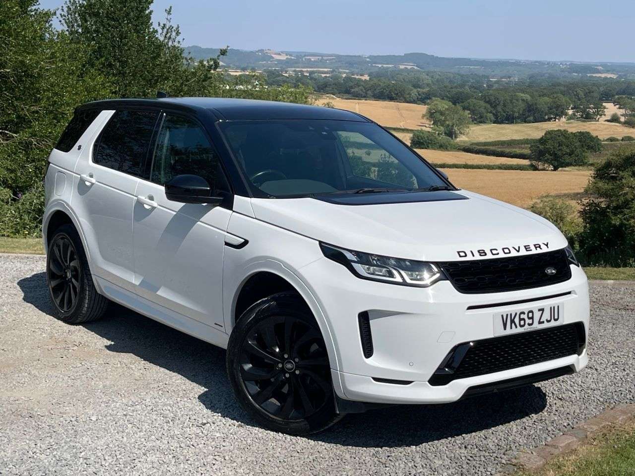 A 2019 LAND ROVER DISCOVERY SPORT R-DYNAMIC S A 2019 LAND ROVER DISCOVERY SPORT R-DYNAMIC S