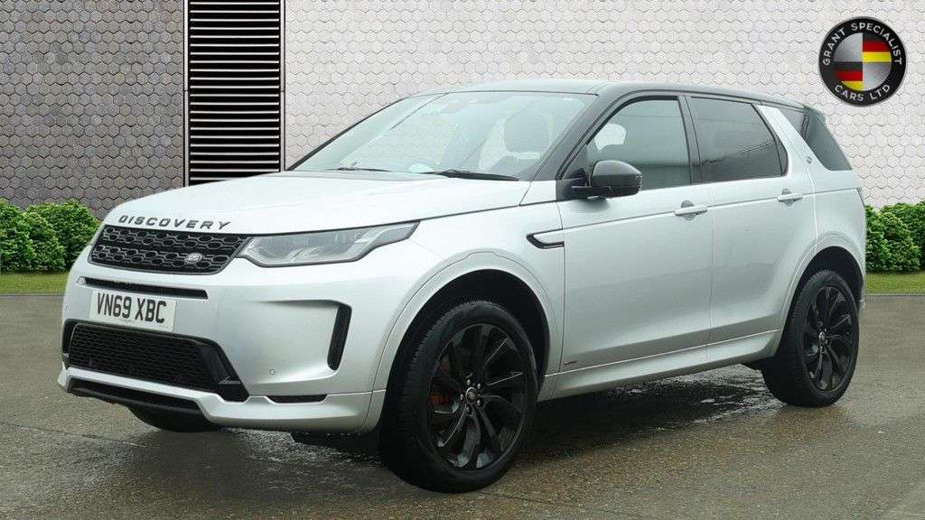 A 2020 LAND ROVER DISCOVERY SPORT 2.0 D180 MHEV R-Dynamic SE SUV 5dr Diesel Auto 4WD Euro 6 (s/s) (180 ps) A 2020 LAND ROVER DISCOVERY SPORT 2.0 D180 MHEV R-Dynamic SE SUV 5dr Diesel Auto 4WD Euro 6 (s/s) (180 ps)