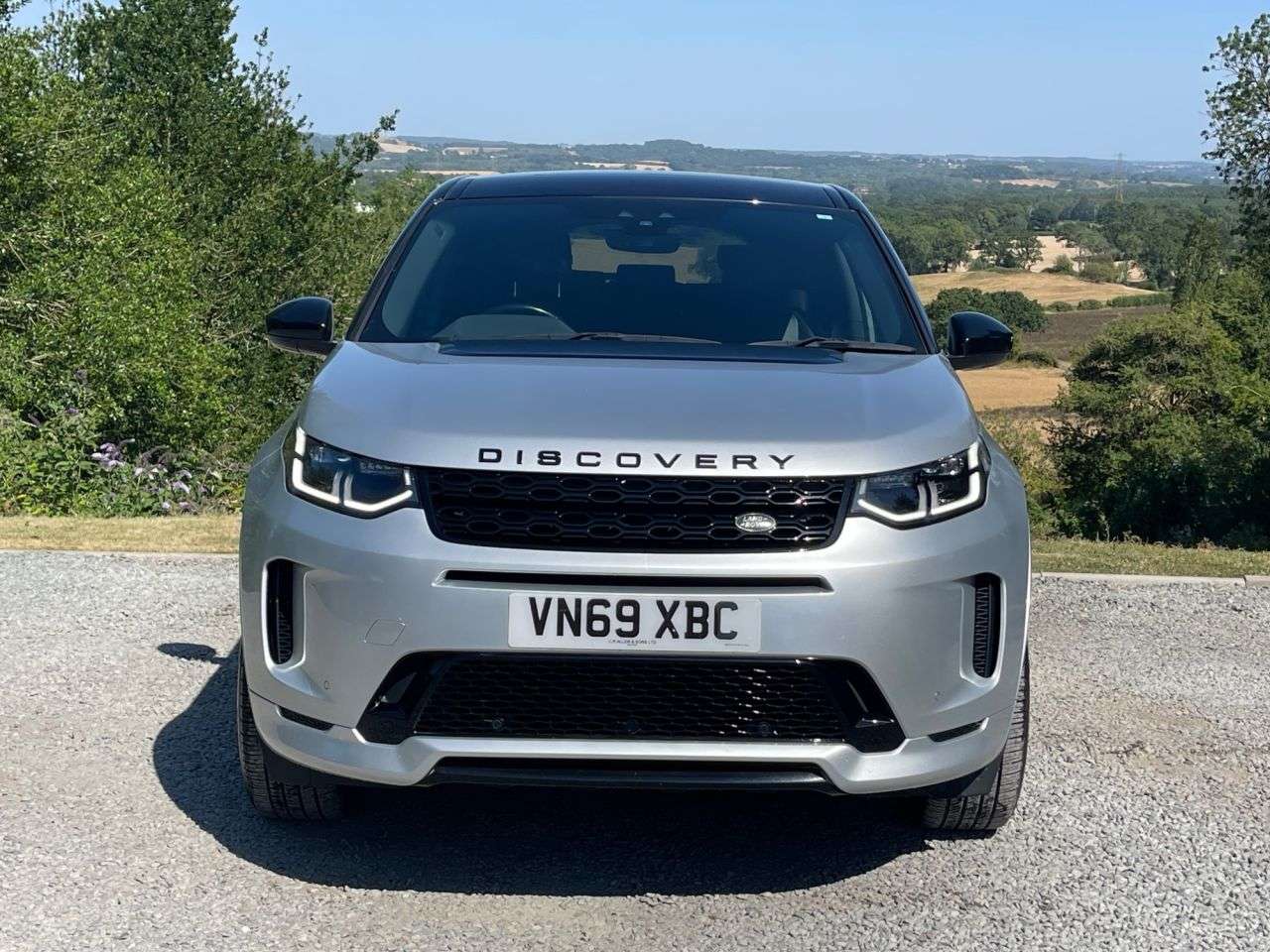 A 2020 LAND ROVER DISCOVERY SPORT 2.0 D180 MHEV R-Dynamic SE SUV 5dr Diesel Auto 4WD Euro 6 (s/s) (180 ps) A 2020 LAND ROVER DISCOVERY SPORT 2.0 D180 MHEV R-Dynamic SE SUV 5dr Diesel Auto 4WD Euro 6 (s/s) (180 ps)
