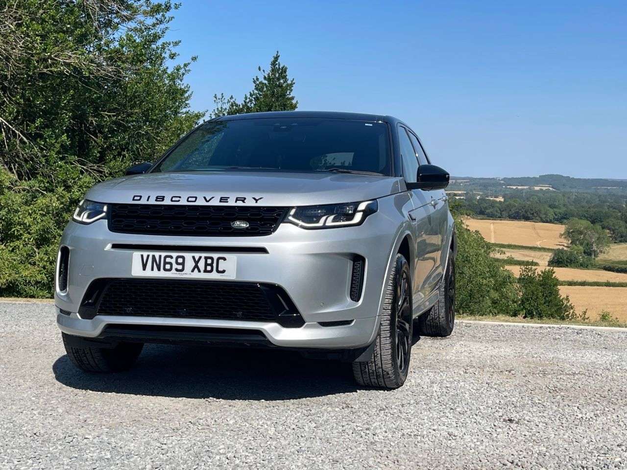 A 2020 LAND ROVER DISCOVERY SPORT 2.0 D180 MHEV R-Dynamic SE SUV 5dr Diesel Auto 4WD Euro 6 (s/s) (180 ps) A 2020 LAND ROVER DISCOVERY SPORT 2.0 D180 MHEV R-Dynamic SE SUV 5dr Diesel Auto 4WD Euro 6 (s/s) (180 ps)