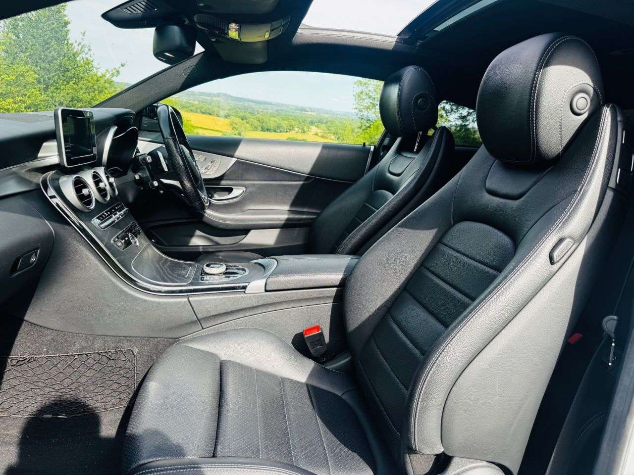 A 2018 MERCEDES-BENZ C CLASS 2.1 C250d AMG Line (Premium) Coupe 2dr Diesel G-Tronic+ 4MATIC Euro 6 (s/s) A 2018 MERCEDES-BENZ C CLASS 2.1 C250d AMG Line (Premium) Coupe 2dr Diesel G-Tronic+ 4MATIC Euro 6 (s/s)