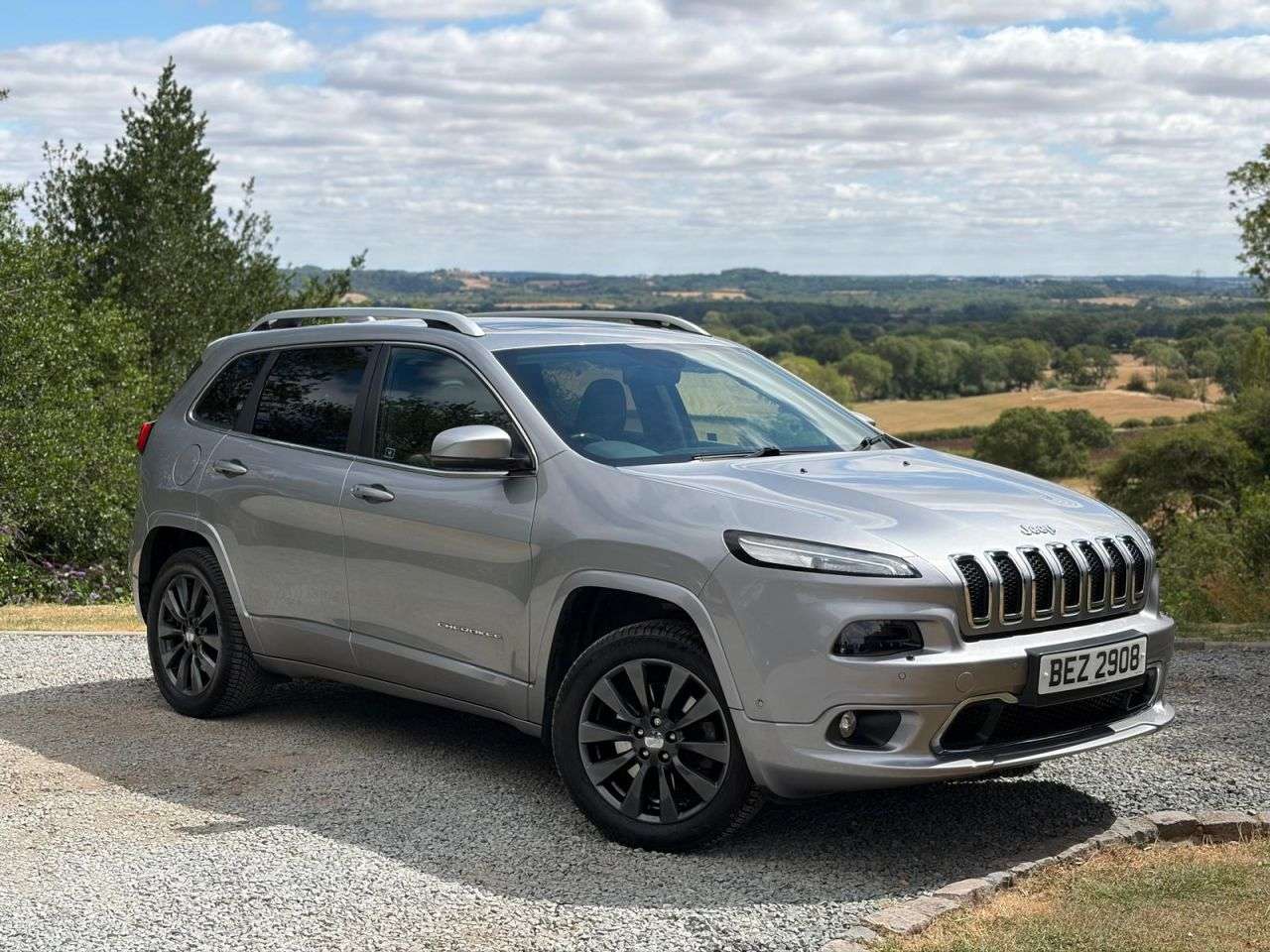 A 2016 JEEP CHEROKEE 2.2 MultiJetII Overland SUV 5dr Diesel Auto 4WD Euro 6 (s/s) (200 ps) A 2016 JEEP CHEROKEE 2.2 MultiJetII Overland SUV 5dr Diesel Auto 4WD Euro 6 (s/s) (200 ps)