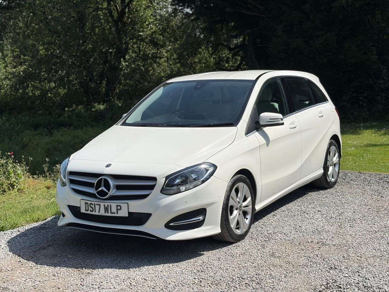 A 2017 MERCEDES-BENZ B CLASS 2.1 B200d Sport (Executive) MPV 5dr Diesel 7G-DCT Euro 6 (s/s) (136 ps) A 2017 MERCEDES-BENZ B CLASS 2.1 B200d Sport (Executive) MPV 5dr Diesel 7G-DCT Euro 6 (s/s) (136 ps)
