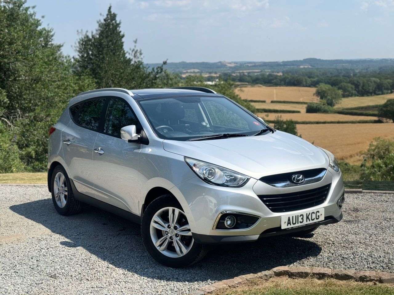 A 2013 HYUNDAI IX35 1.7 CRDi Premium SUV 5dr Diesel Manual Euro 5 (s/s) (115 ps) A 2013 HYUNDAI IX35 1.7 CRDi Premium SUV 5dr Diesel Manual Euro 5 (s/s) (115 ps)