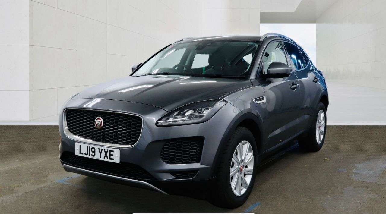 A 2019 JAGUAR E-PACE 2.0 P200 S SUV 5dr Petrol Auto AWD Euro 6 (s/s) (200 ps) A 2019 JAGUAR E-PACE 2.0 P200 S SUV 5dr Petrol Auto AWD Euro 6 (s/s) (200 ps)