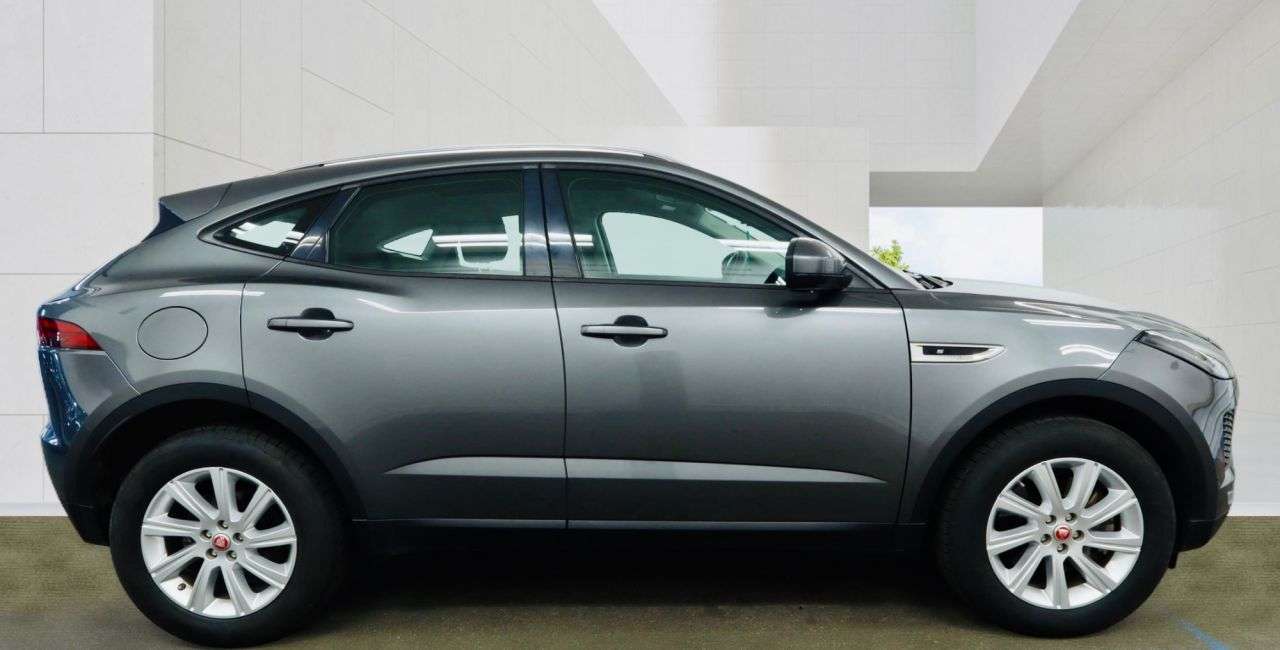 A 2019 JAGUAR E-PACE 2.0 P200 S SUV 5dr Petrol Auto AWD Euro 6 (s/s) (200 ps) A 2019 JAGUAR E-PACE 2.0 P200 S SUV 5dr Petrol Auto AWD Euro 6 (s/s) (200 ps)