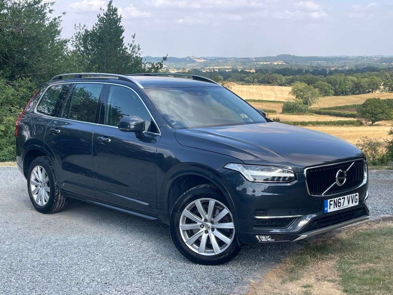 A 2017 VOLVO XC90 2.0 D5 PowerPulse Momentum Pro SUV 5dr Diesel Auto 4WD Euro 6 (s/s) (235 ps A 2017 VOLVO XC90 2.0 D5 PowerPulse Momentum Pro SUV 5dr Diesel Auto 4WD Euro 6 (s/s) (235 ps