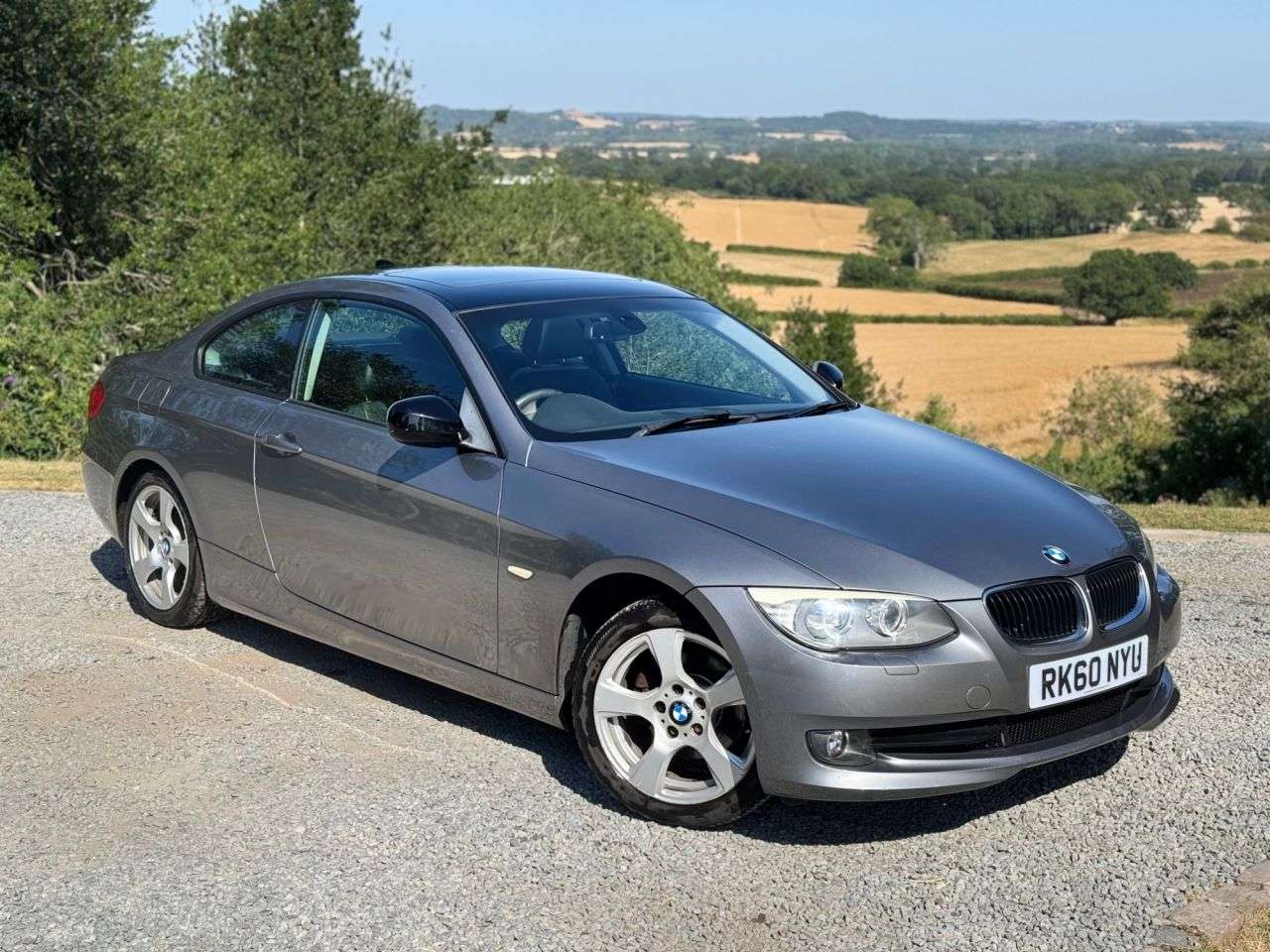 A 2010 BMW 3 SERIES 2.0 318i SE Coupe 2dr Petrol Manual Euro 5 (143 ps) A 2010 BMW 3 SERIES 2.0 318i SE Coupe 2dr Petrol Manual Euro 5 (143 ps)