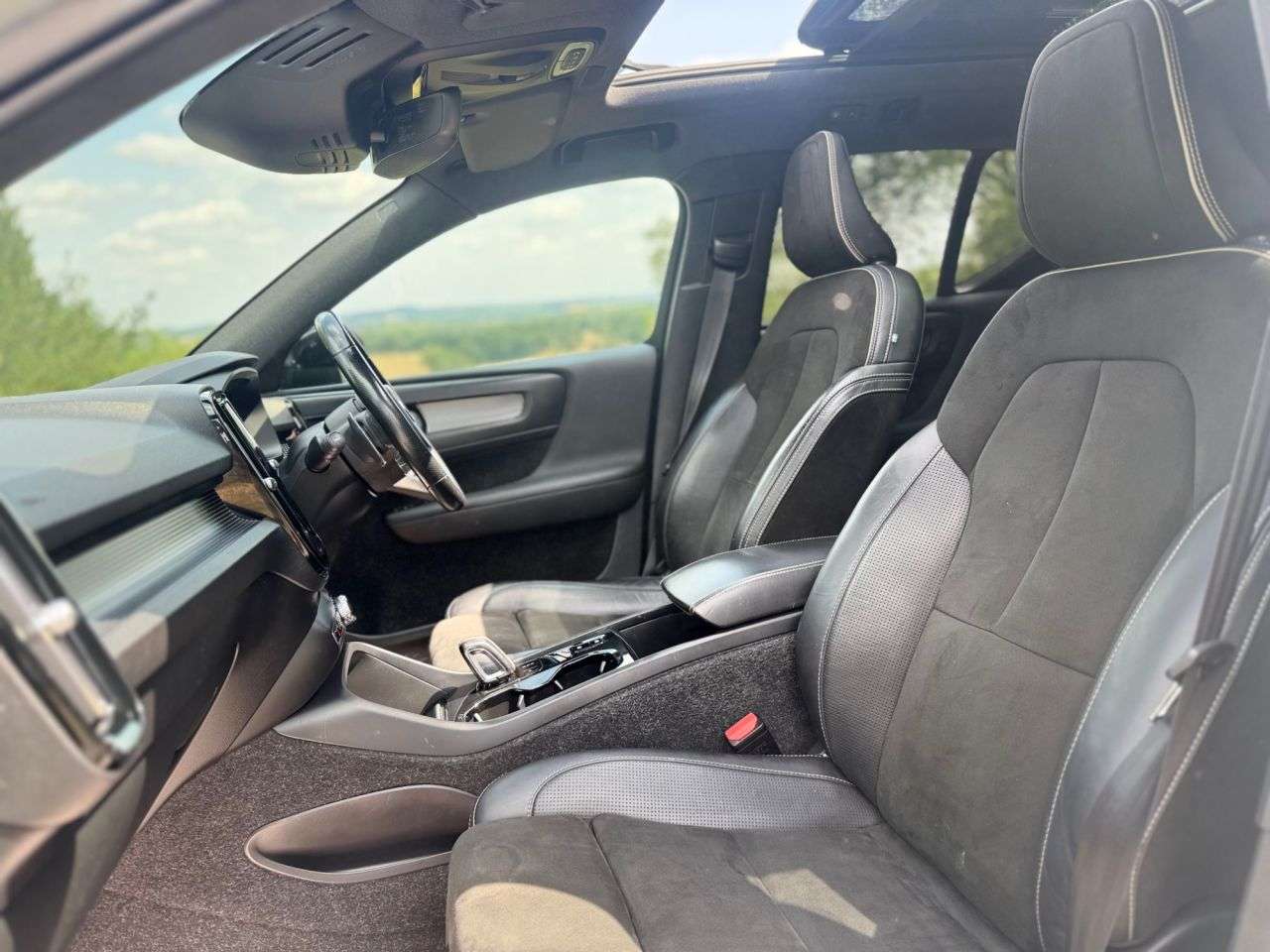 A 2018 VOLVO XC40 D4 FIRST EDITION AWD A 2018 VOLVO XC40 D4 FIRST EDITION AWD