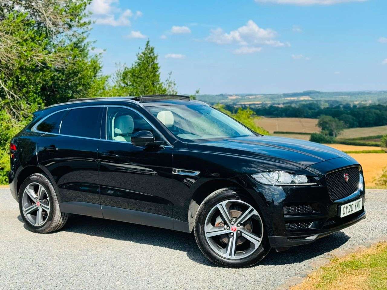 A 2020 JAGUAR F-PACE 2.0 D240 Portfolio SUV 5dr Diesel Auto AWD Euro 6 (s/s) (240 ps) A 2020 JAGUAR F-PACE 2.0 D240 Portfolio SUV 5dr Diesel Auto AWD Euro 6 (s/s) (240 ps)