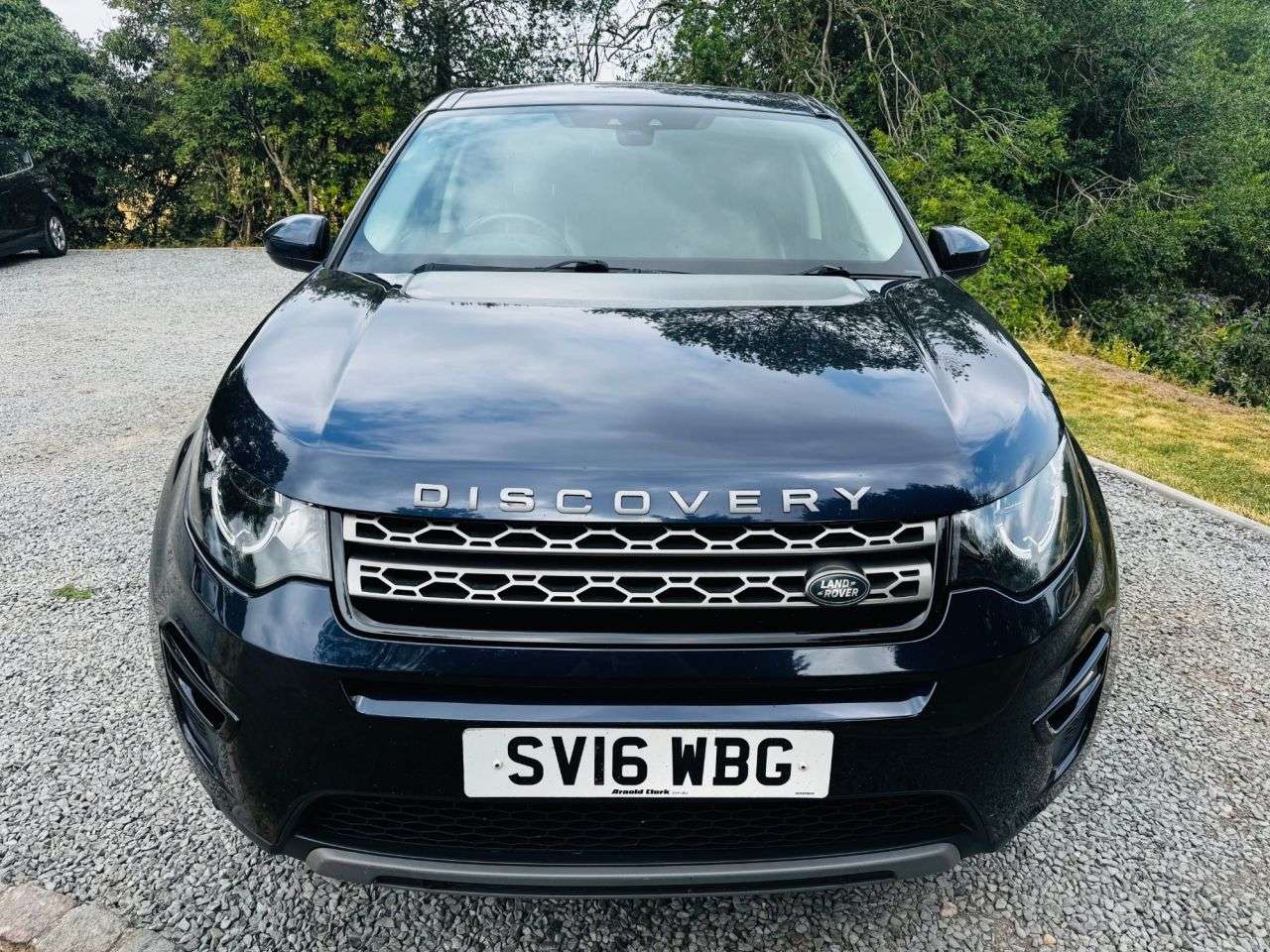 A 2016 LAND ROVER DISCOVERY SPORT 2.0 TD4 SE Tech SUV 5dr Diesel Manual 4WD Euro 6 (s/s) (180 ps) A 2016 LAND ROVER DISCOVERY SPORT 2.0 TD4 SE Tech SUV 5dr Diesel Manual 4WD Euro 6 (s/s) (180 ps)